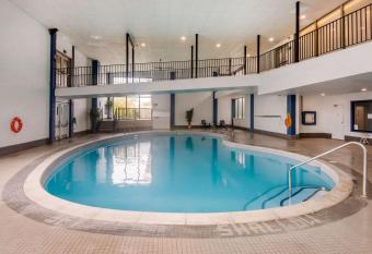 Quality Inn & Conference Centre has Balcony rooms