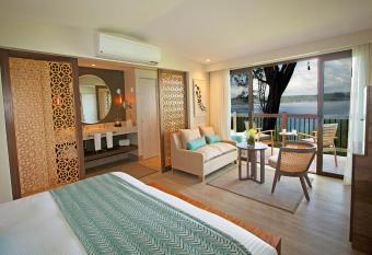 Secrets Papagayo All Inclusive - Adults Only allows 18 year olds to book a room