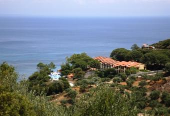 Celia Apartments has Balcony rooms