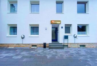 Home Inn Hotel allows 18 year olds to book a room