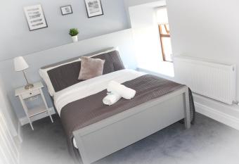 The Enniskerry Inn allows 18 year olds to book a room