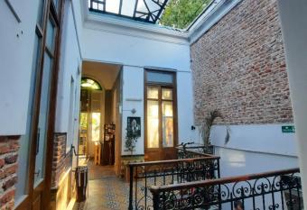 Casa Mutante allows 18 year olds to book a room