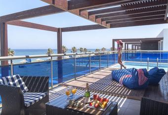All Senses Nautica Blue Exclusive Resort & Spa - All Inclusive allows 18 year olds to book a room