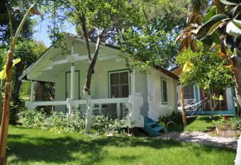 Bellerofon Beach Otel has Balcony rooms