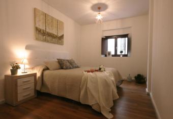 Apartamento Vacacional Carmona has Balcony rooms
