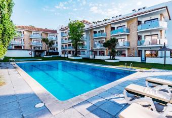 Apartamentos Sunway Apollo allows 18 year olds to book a room