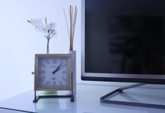  allows 18 year olds to book a room