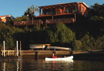 Dungbeetle River Lodge has Balcony rooms