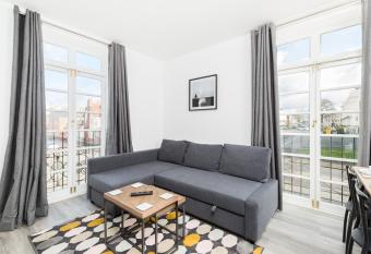 Marvel Apartments Leamington Spa allows 18 year olds to book a room