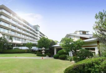 Hyoe Koyokaku allows 18 year olds to book a room