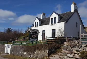 Cruachan Guest House allows 18 year olds to book a room