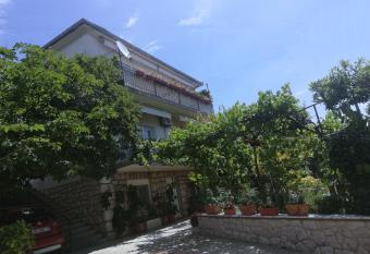 Apartman Bokula has Balcony rooms