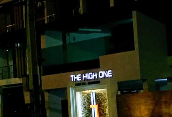 The High One Condo B has Balcony rooms