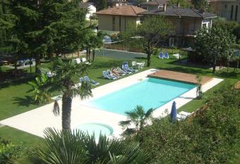 Villa Dina has Balcony rooms