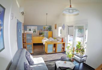 Leni has Balcony rooms