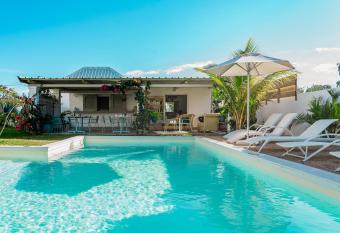 Le Mandala Moris has Balcony rooms