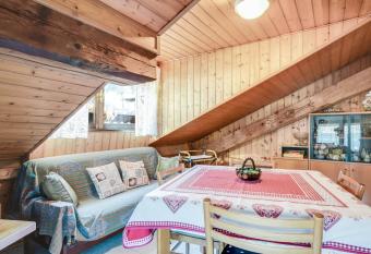 Mansarda tra le Dolomiti di Brenta has Balcony rooms