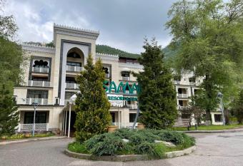 Samal Resort & SPA has Smoking/Balcony rooms