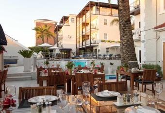 The Glen Boutique Hotel & Spa has Smoking/Balcony rooms