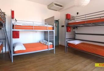 Jammin  Hostel & Bar Rimini allows 18 year olds to book a room