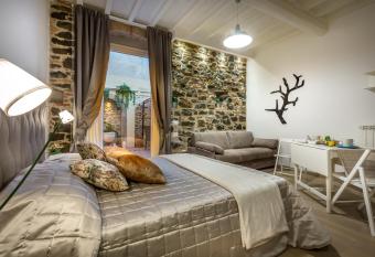 Relais Gaia has Balcony rooms