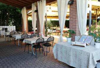 Albergo Villa Eva has Balcony rooms