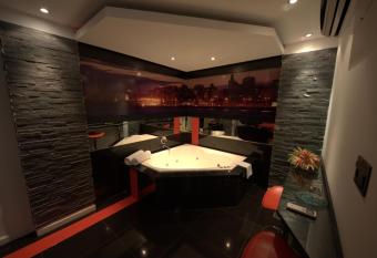 Sur Hotel has Balcony rooms