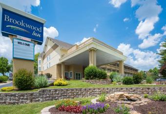 Brookwood Inn Branson allows 18 year olds to book a room