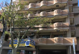 Weekly Harbourview Mansion Main Building allows 18 year olds to book a room