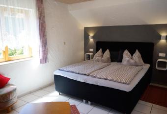 Ferienappartement M  bius has Balcony rooms