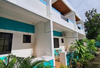 Chickie s Seaside Place has Balcony rooms