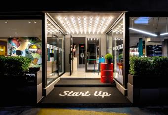 Up Hotel has Balcony rooms