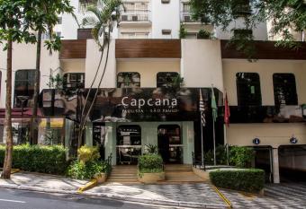 Capcana Hotel Jardins has rooms with a private hot tub