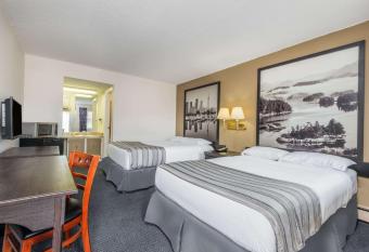 Super 8 by Wyndham Guelph allows 18 year olds to book a room