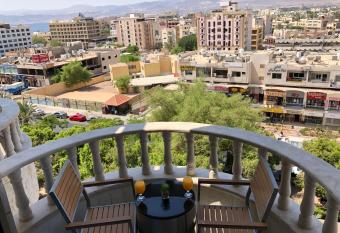 Dweik Hotel 2 has Balcony rooms