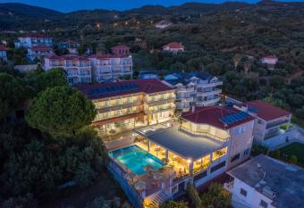 Hotel Dimitra has Balcony rooms