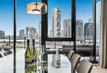 Melbourne City Apartments - Teri has Balcony rooms