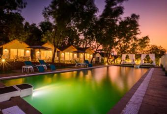 White Woods Resort, Morjim has Balcony rooms