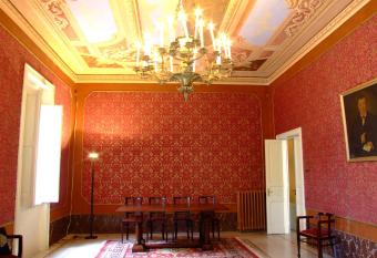 Villa Genny has Balcony rooms