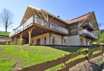 Chambres d h  tes Couleurs Bois & Spa has Balcony rooms