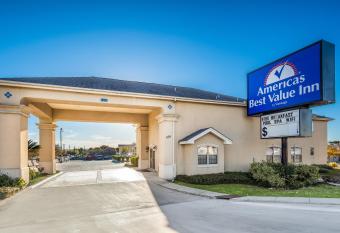 Americas Best Value Inn New Braunfels has Smoking rooms