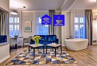 Joyinn Aparthotel has Balcony rooms