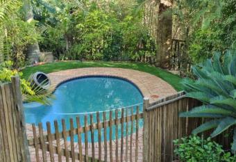 Cowies Hill Self-catering has Balcony rooms