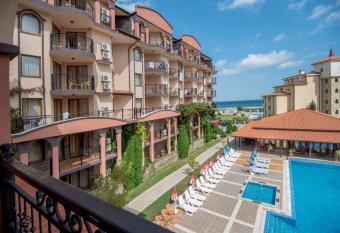 South Beach Hotel - New Management and Free Beach Access has Balcony rooms