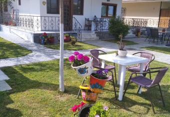 Stefanie s Rooms has Balcony rooms