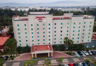 Hampton Inn by Hilton Guadalajara-Aeropuerto allows 18 year olds to book a room