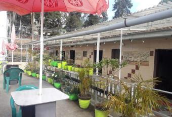 Hill Inn HomeStay allows 18 year olds to book a room