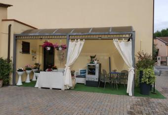 La Locanda Di Giada e Giorgia allows 18 year olds to book a room