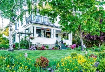 Abigail's Bed and Breakfast Inn allows 18 year olds to book a room