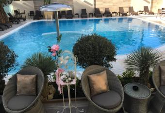 Hotel Alexander has Balcony rooms